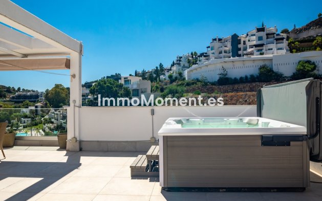 Resale - Apartment - Benahavís - Benahavís Centro