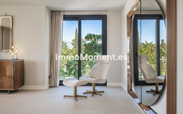 Resale - Villa - El Paraiso - New Golden Mile
