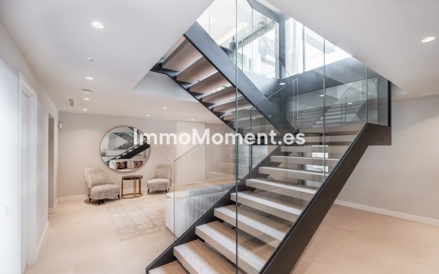 Resale - Villa - El Paraiso - New Golden Mile