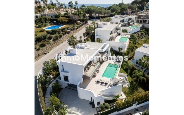 Resale - Villa - El Paraiso - New Golden Mile