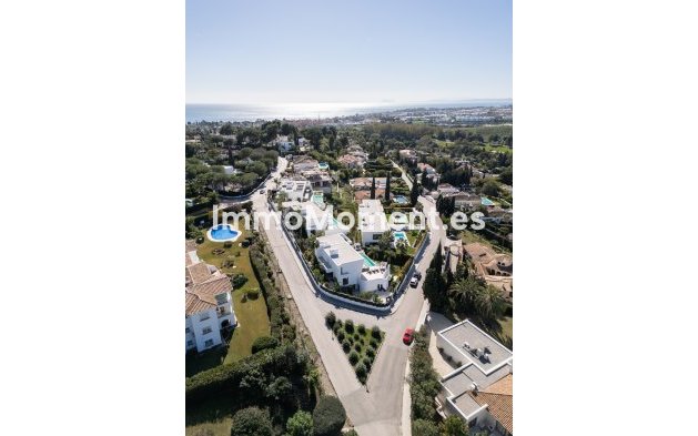 Resale - Villa - El Paraiso - New Golden Mile