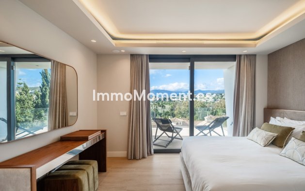 Resale - Villa - El Paraiso - New Golden Mile