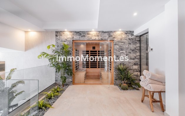 Resale - Villa - El Paraiso - New Golden Mile