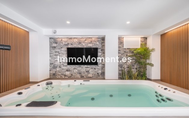 Resale - Villa - El Paraiso - New Golden Mile