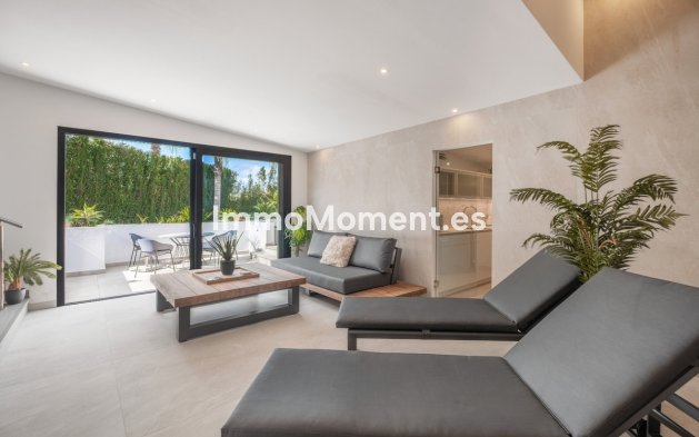 Resale - Villa - El Paraiso - New Golden Mile