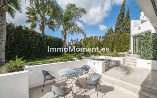 Resale - Villa - El Paraiso - New Golden Mile