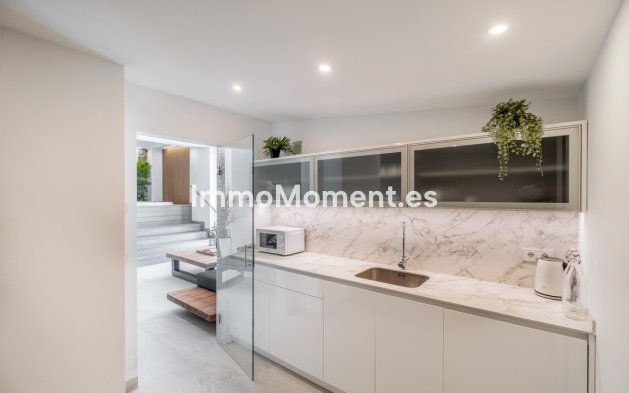 Resale - Villa - El Paraiso - New Golden Mile