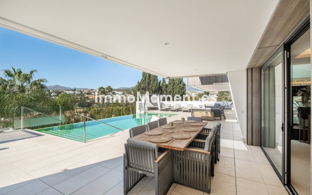 Resale - Villa - El Paraiso - New Golden Mile