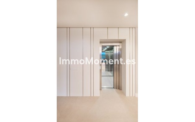 Resale - Villa - El Paraiso - New Golden Mile