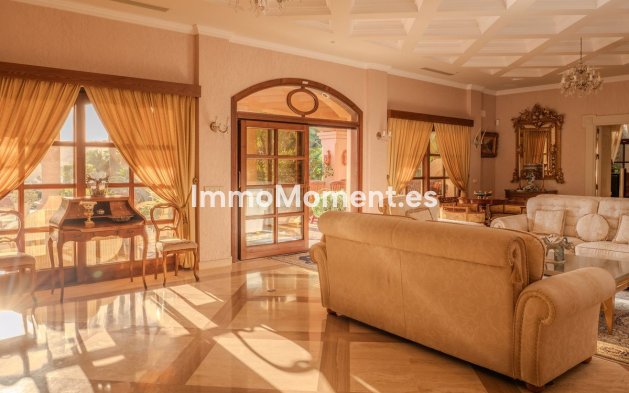 Wiederverkauf - Villa - Marbella - Nueva Andalucía