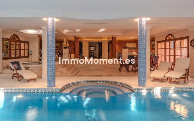 Wiederverkauf - Villa - Marbella - Nueva Andalucía
