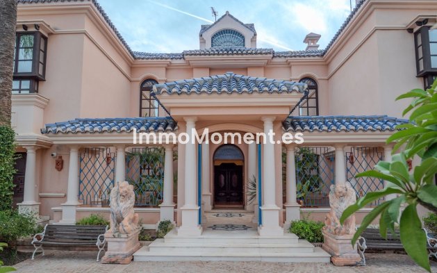 Wiederverkauf - Villa - Marbella - Nueva Andalucía