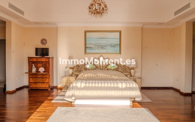 Wiederverkauf - Villa - Marbella - Nueva Andalucía