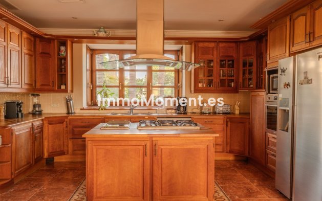 Wiederverkauf - Villa - Marbella - Nueva Andalucía