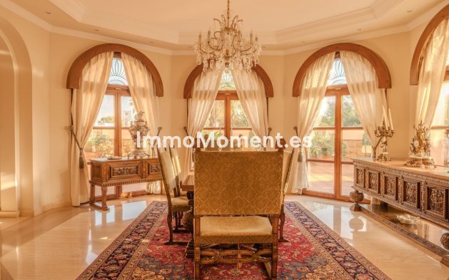 Wiederverkauf - Villa - Marbella - Nueva Andalucía