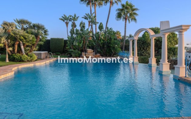 Wiederverkauf - Villa - Marbella - Nueva Andalucía