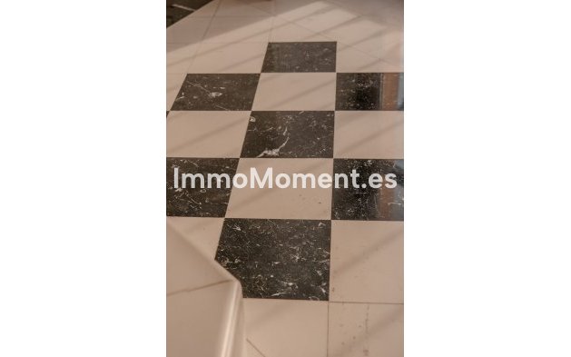 Wiederverkauf - Villa - Marbella - Nueva Andalucía