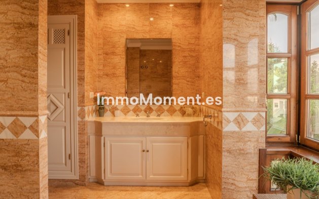 Wiederverkauf - Villa - Marbella - Nueva Andalucía