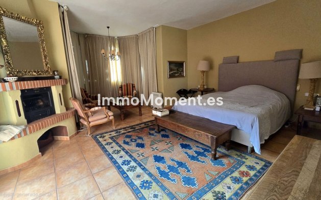 Wiederverkauf - Villa - Estepona  - New Golden Mile