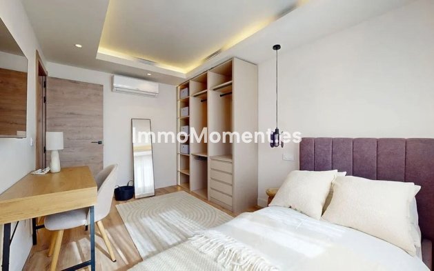 Resale - Villa - Estepona - Atalaya