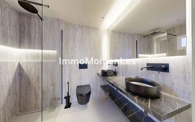 Resale - Villa - Estepona - Atalaya