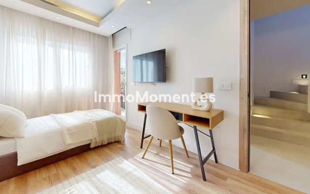 Resale - Villa - Estepona - Atalaya