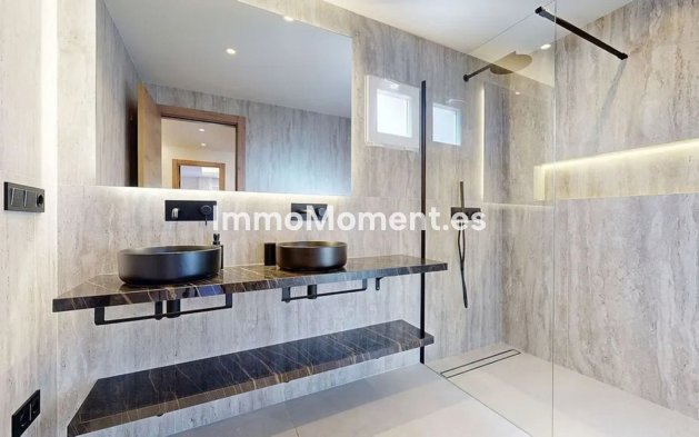 Resale - Villa - Estepona - Atalaya