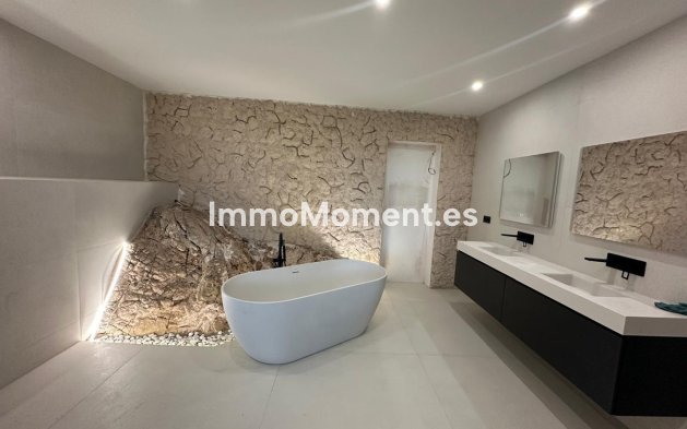 Resale - Villa - Marbella - Marbella Centro