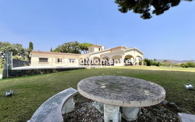 Wiederverkauf - Villa - Marbella - Elviria