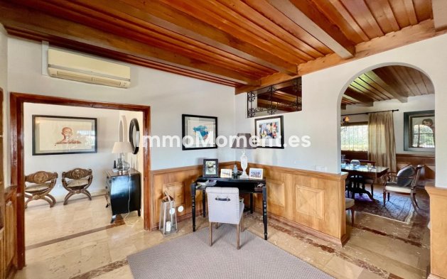 Wiederverkauf - Villa - Marbella - Elviria