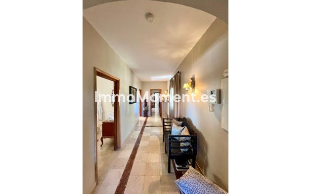 Wiederverkauf - Villa - Marbella - Elviria