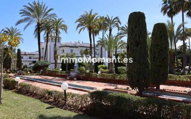 Resale - Townhouse - Estepona - Estepona Centro