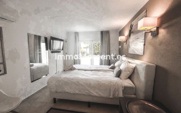 Resale - Townhouse - Estepona - Estepona Centro