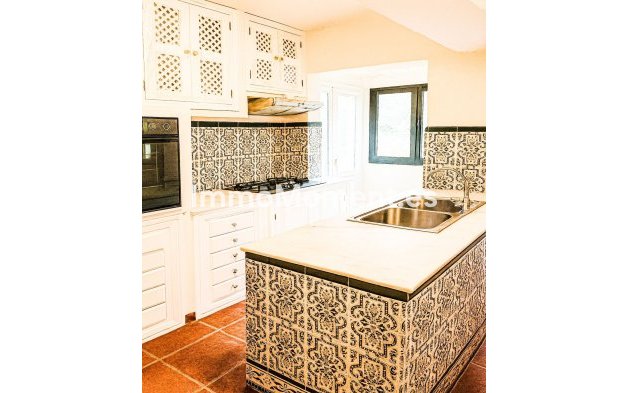 Revente - Villa - Benahavís - Benahavís Centro