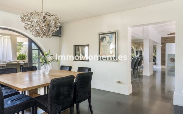 Resale - Villa - El Paraiso - New Golden Mile