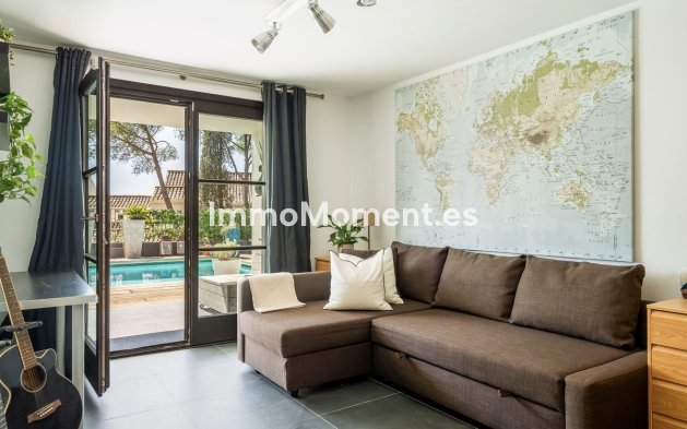 Resale - Villa - El Paraiso - New Golden Mile