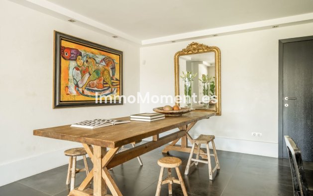 Resale - Villa - El Paraiso - New Golden Mile