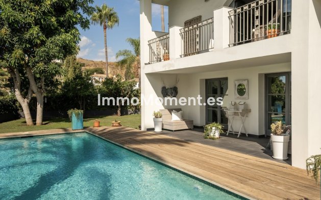 Resale - Villa - El Paraiso - New Golden Mile