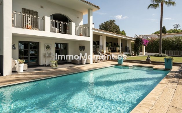 Resale - Villa - El Paraiso - New Golden Mile