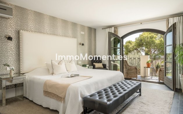 Resale - Villa - El Paraiso - New Golden Mile