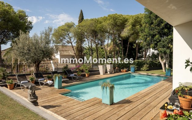 Resale - Villa - El Paraiso - New Golden Mile
