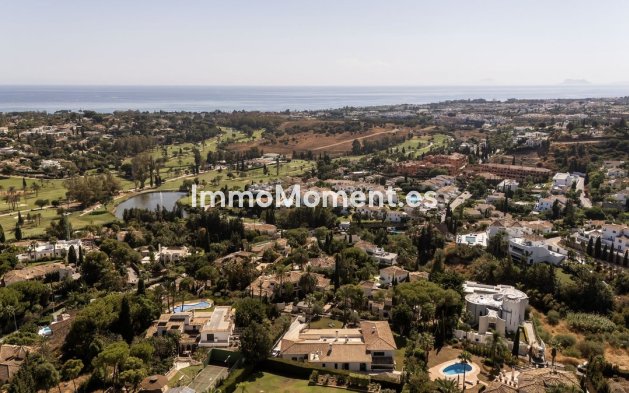Resale - Villa - El Paraiso - New Golden Mile