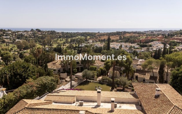 Resale - Villa - El Paraiso - New Golden Mile