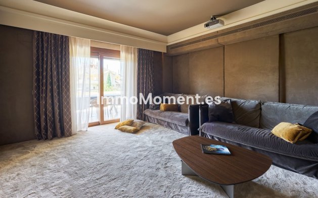 Resale - Apartment - Sotogrande