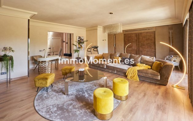 Resale - Apartment - Sotogrande