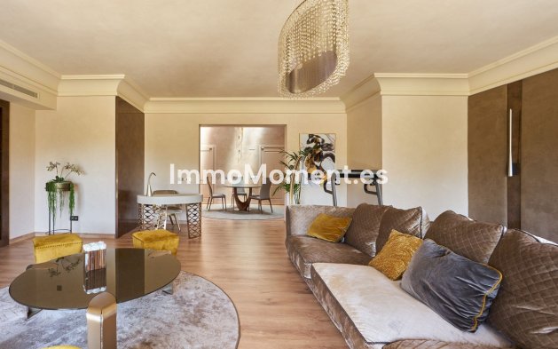 Resale - Apartment - Sotogrande