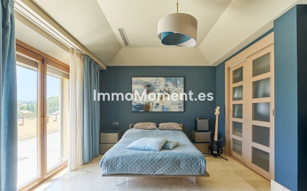 Resale - Apartment - Sotogrande