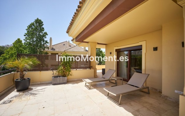Resale - Apartment - Sotogrande