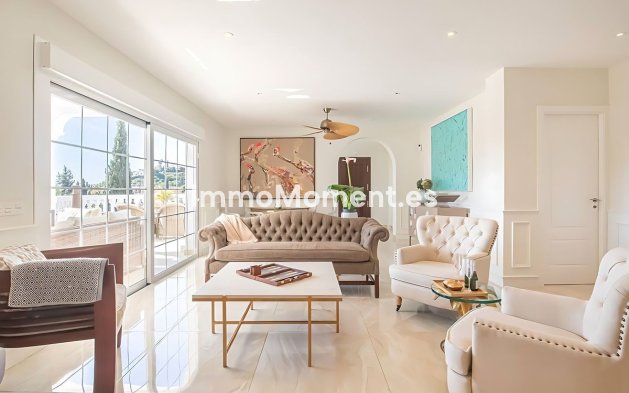 Resale - Villa - El Paraiso - New Golden Mile