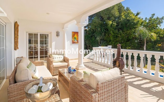 Resale - Villa - El Paraiso - New Golden Mile
